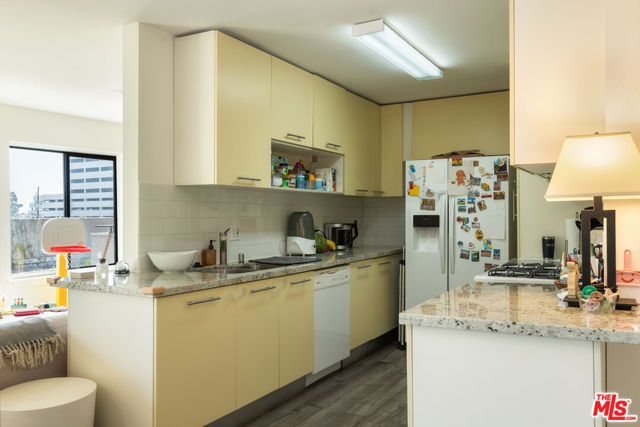 2121 Beloit Avenue 301, Los Angeles, CA 90025