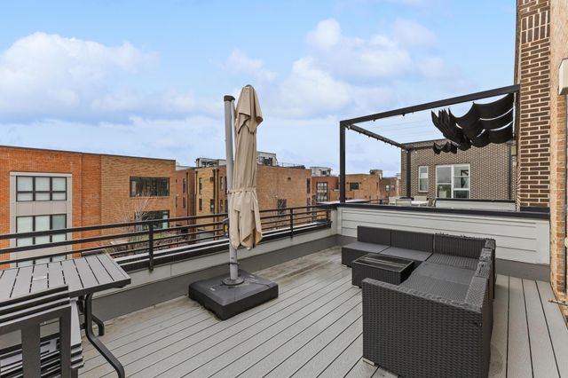 306 Neruda Avenue, Columbus, OH 43215