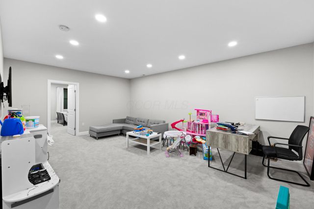 306 Neruda Avenue, Columbus, OH 43215