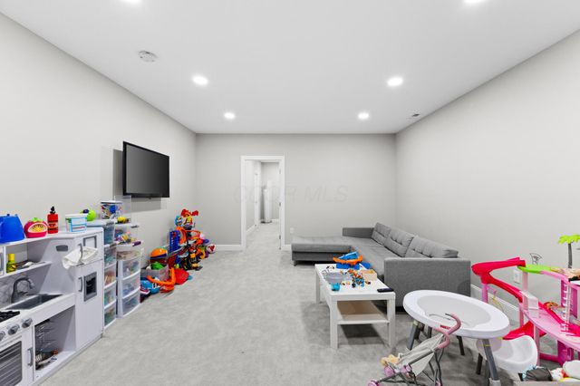 306 Neruda Avenue, Columbus, OH 43215