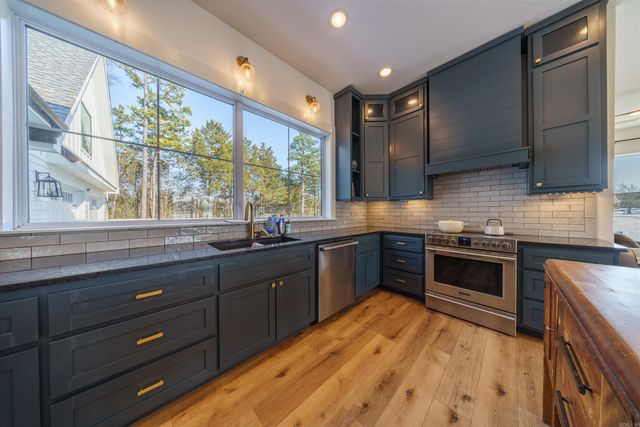 13 Joseph Ln, Cave City, AR 72521