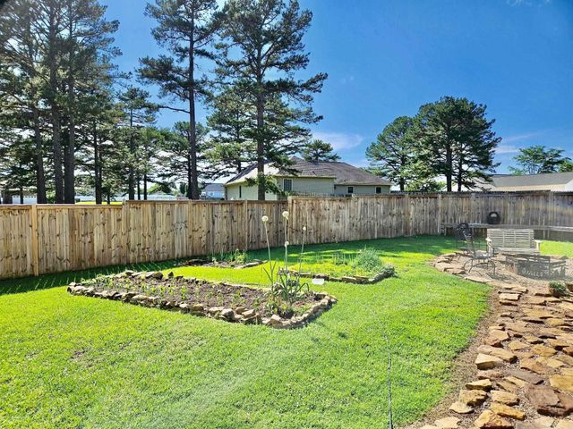 13 Joseph Ln, Cave City, AR 72521