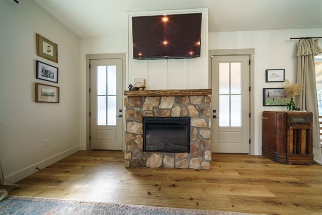 13 Joseph Ln, Cave City, AR 72521