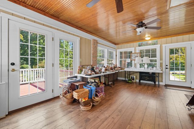 2466 LITTLE GAP RD, Elkton, VA 22827