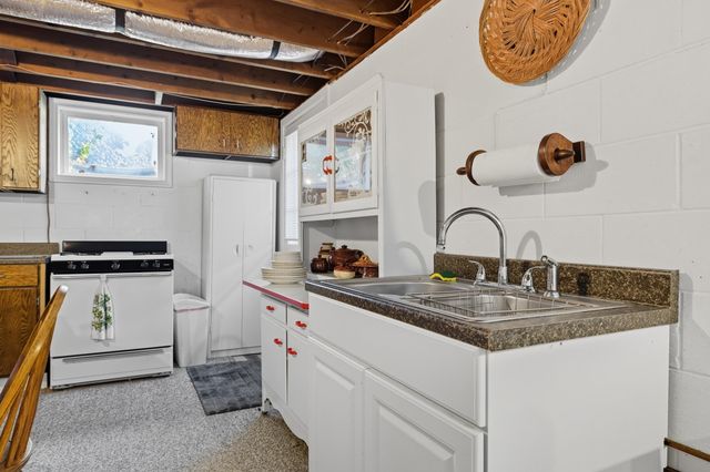 2466 LITTLE GAP RD, Elkton, VA 22827