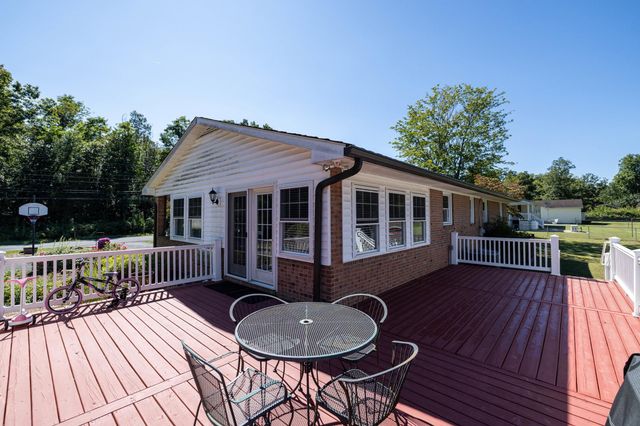 2466 LITTLE GAP RD, Elkton, VA 22827