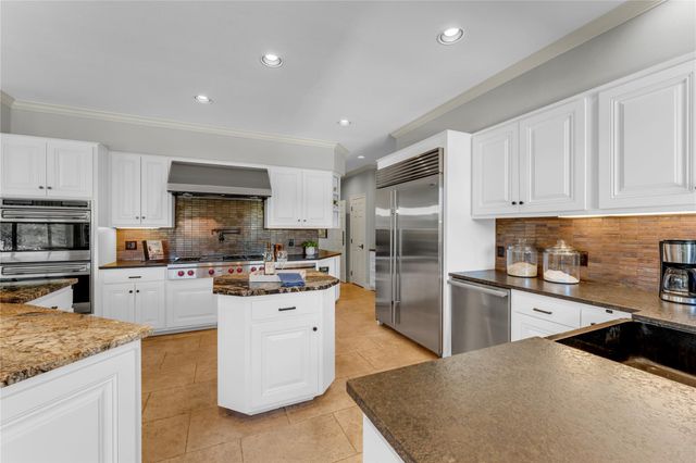 3605 Douglas DR, Horseshoe Bay, TX 78657