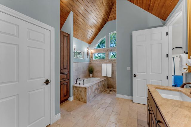 3605 Douglas DR, Horseshoe Bay, TX 78657