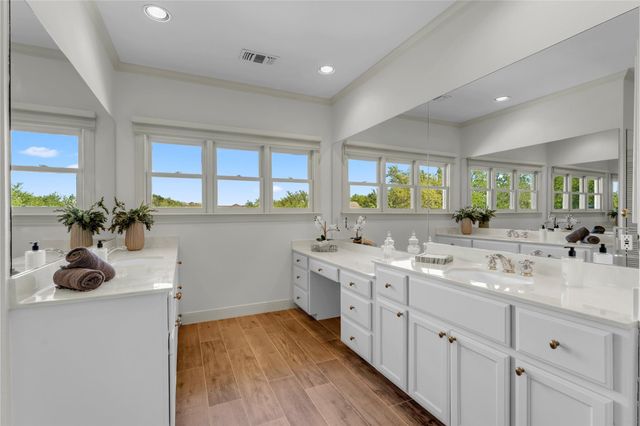 3605 Douglas DR, Horseshoe Bay, TX 78657