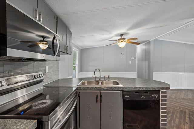 5094 Spring Creek Ln, Lafayette, TN 37083
