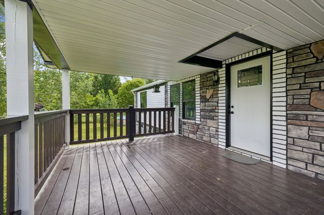 5094 Spring Creek Ln, Lafayette, TN 37083