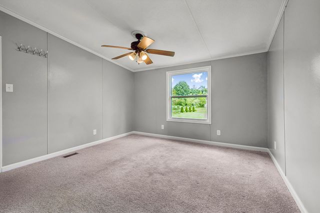 5094 Spring Creek Ln, Lafayette, TN 37083