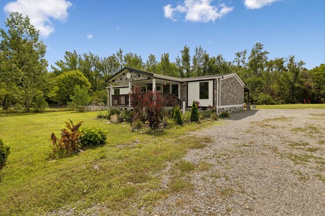 5094 Spring Creek Ln, Lafayette, TN 37083