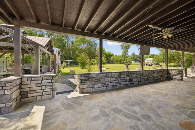 5094 Spring Creek Ln, Lafayette, TN 37083