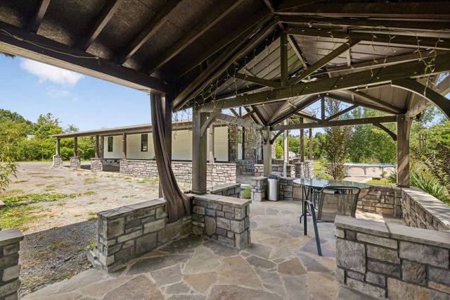 5094 Spring Creek Ln, Lafayette, TN 37083