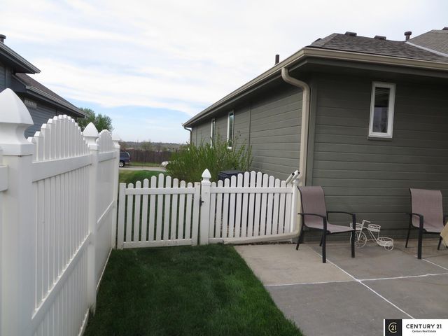 2509 Aberdeen Drive, Papillion, NE 68133