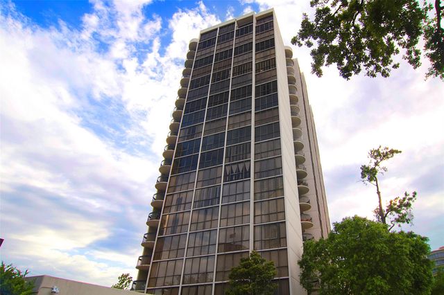 5001 Woodway Drive Drive 1806, Houston, TX 77056