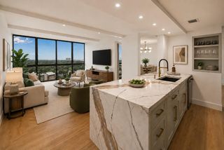 5001 Woodway Drive Drive 1806, Houston, TX 77056