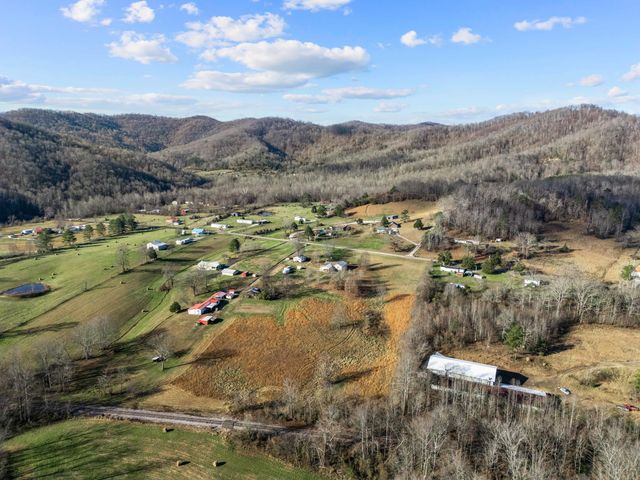 4302 E 904 Highway, Williamsburg, KY 40769