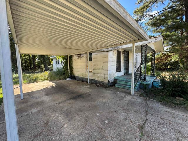 415 Myrtle St, Camden, AR 71701