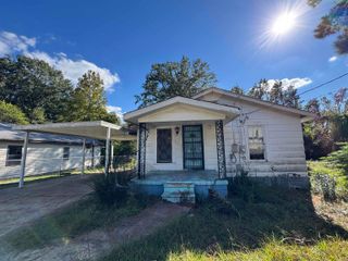 415 Myrtle St, Camden, AR 71701