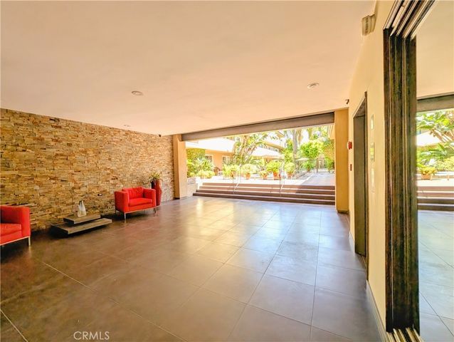 970 Palm Avenue 215, West Hollywood, CA 90069