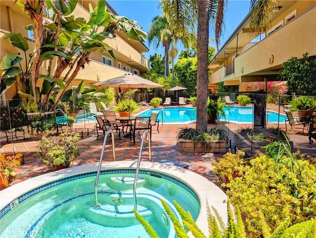 970 Palm Avenue 215, West Hollywood, CA 90069