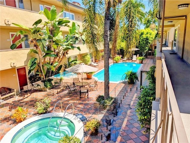 970 Palm Avenue 215, West Hollywood, CA 90069