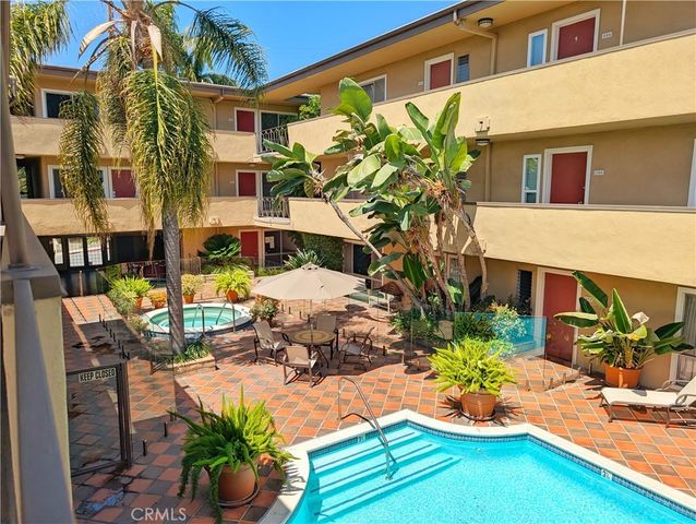 970 Palm Avenue 215, West Hollywood, CA 90069