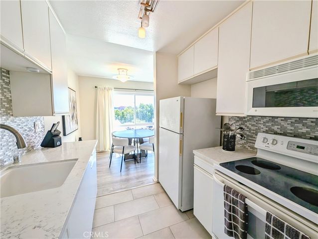 970 Palm Avenue 215, West Hollywood, CA 90069