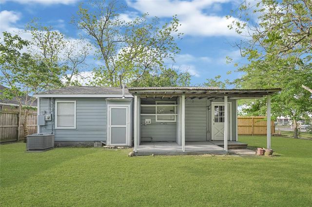 7401 Carrie Lane, Deer Park, TX 77536