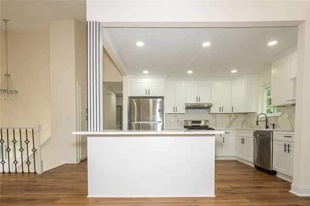10175 Old Woodland Entry, Johns Creek, GA 30022