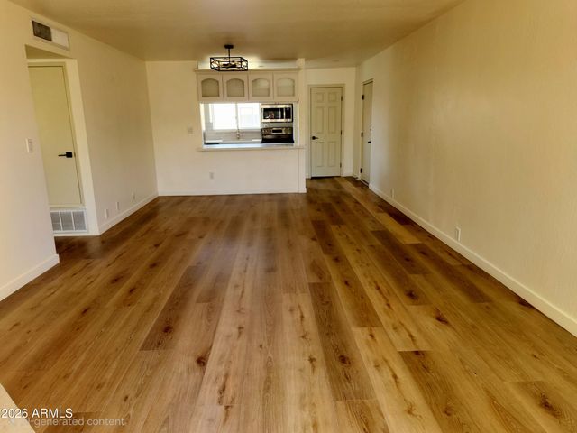 4600 N 68TH Street 304, Scottsdale, AZ 85251