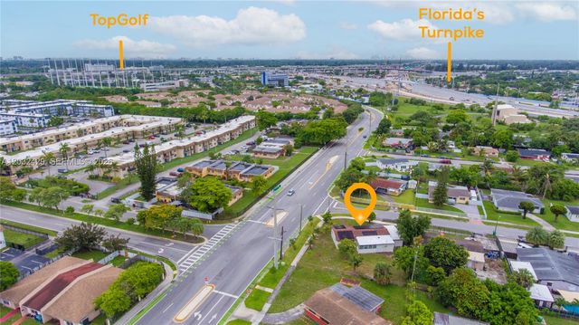 701 NW 176th Ter, Miami Gardens, FL 33169