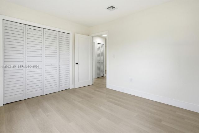 701 NW 176th Ter, Miami Gardens, FL 33169