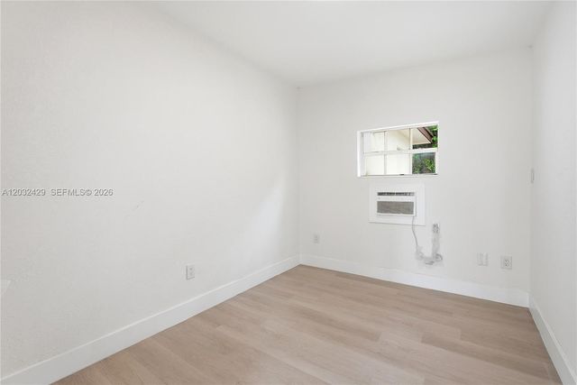 701 NW 176th Ter, Miami Gardens, FL 33169
