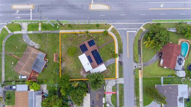 701 NW 176th Ter, Miami Gardens, FL 33169