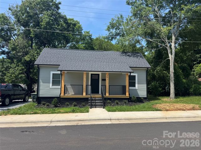 331 E Lowrance Avenue, Mooresville, NC 28115
