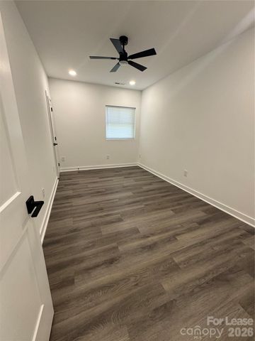 331 E Lowrance Avenue, Mooresville, NC 28115