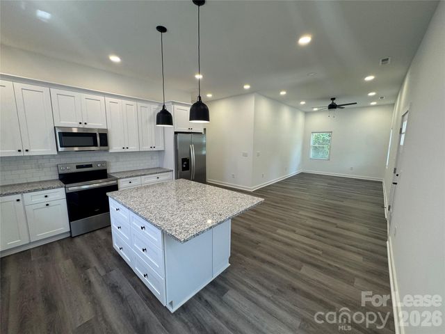 331 E Lowrance Avenue, Mooresville, NC 28115