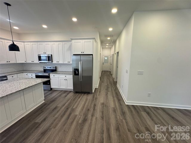 331 E Lowrance Avenue, Mooresville, NC 28115