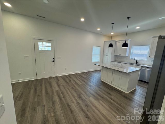 331 E Lowrance Avenue, Mooresville, NC 28115