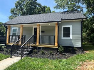 331 E Lowrance Avenue, Mooresville, NC 28115
