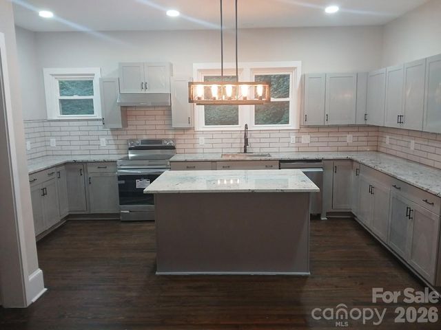 105 N Inman Avenue, Bessemer City, NC 28016