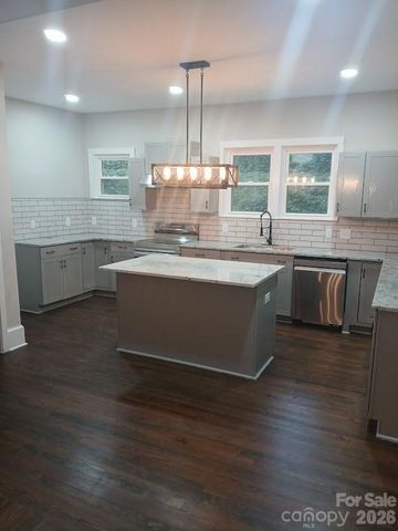 105 N Inman Avenue, Bessemer City, NC 28016