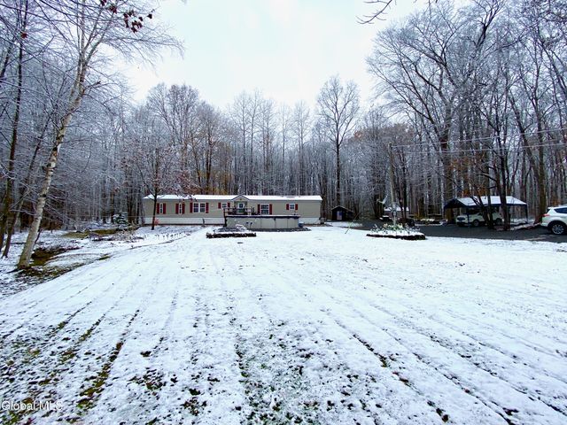 75 Cedar Ridge Way, Fort Ann, NY 12827