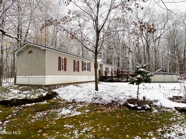 75 Cedar Ridge Way, Fort Ann, NY 12827