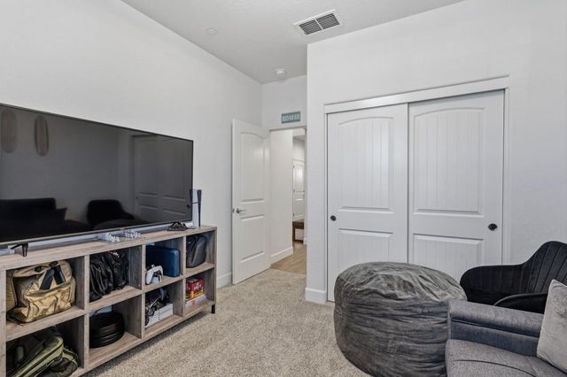 398 Atlantica Drive S, Madera, CA 93636