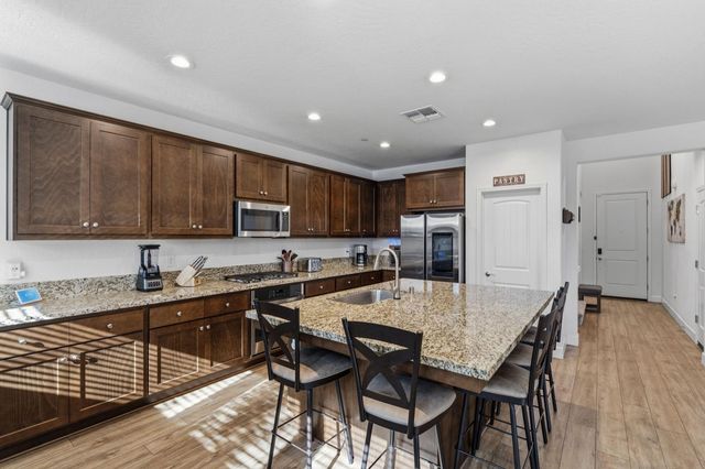 398 Atlantica Drive S, Madera, CA 93636