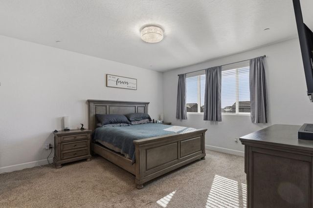 398 Atlantica Drive S, Madera, CA 93636